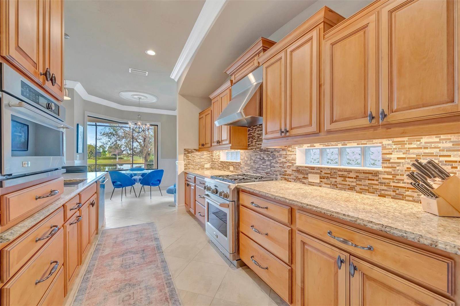 15407 Helmsdale Place, Lakewood Ranch, FL 34202