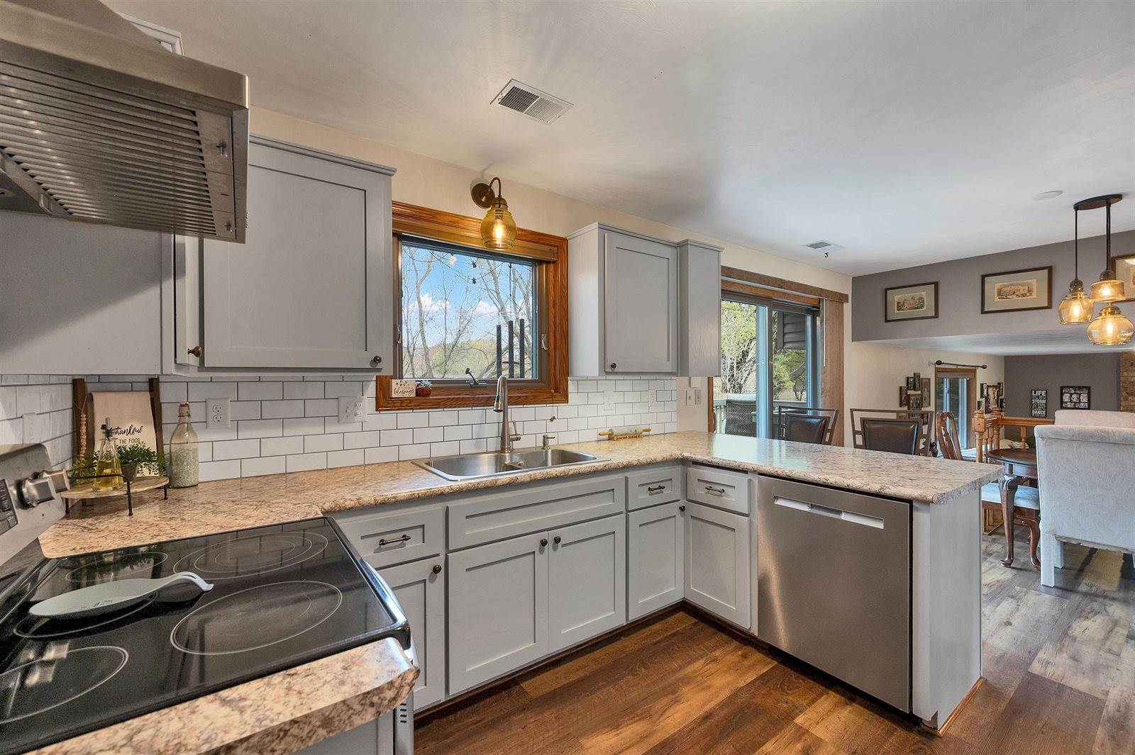 2930 Devroy Lane, Green Bay, WI 54313