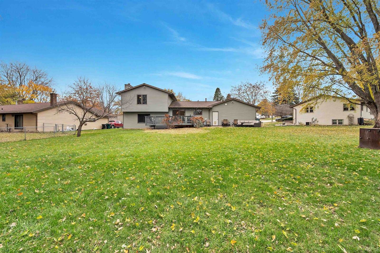2930 Devroy Lane, Green Bay, WI 54313