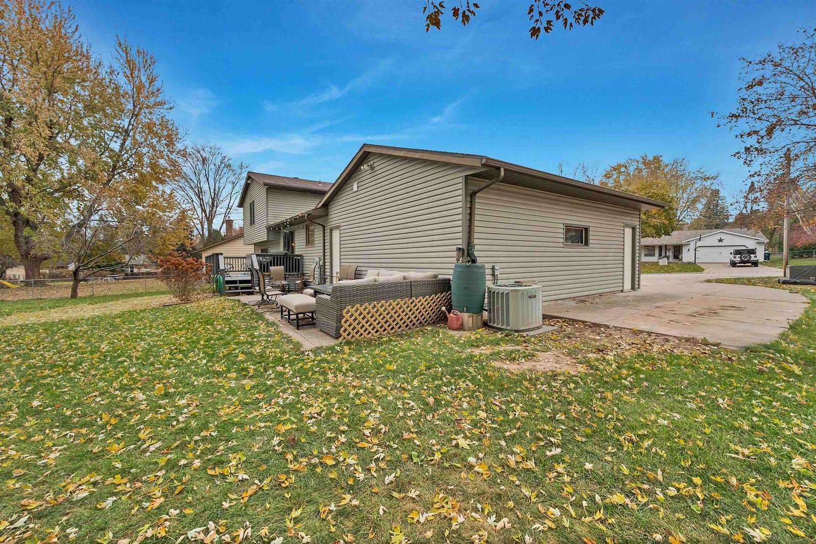 2930 Devroy Lane, Green Bay, WI 54313