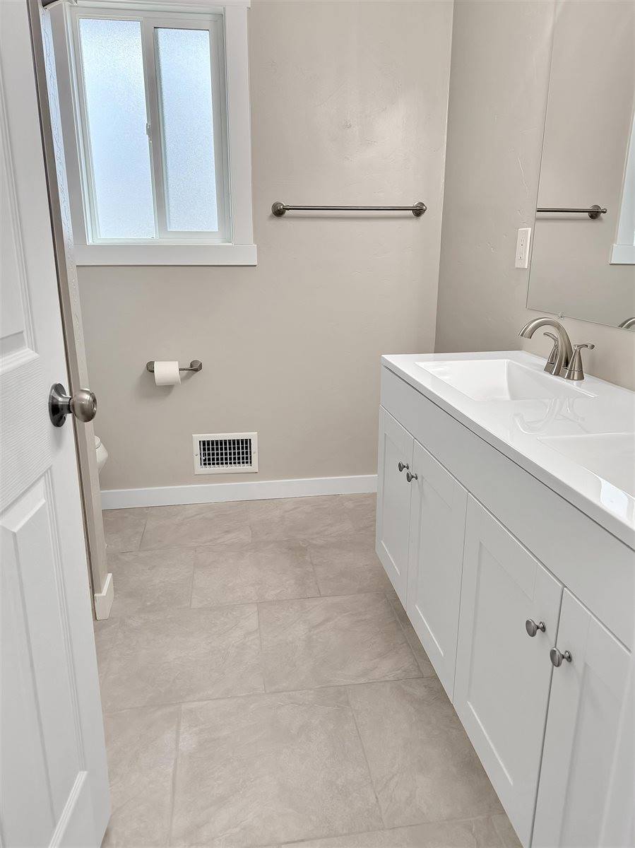 1428 Center, Evanston, WY 82930