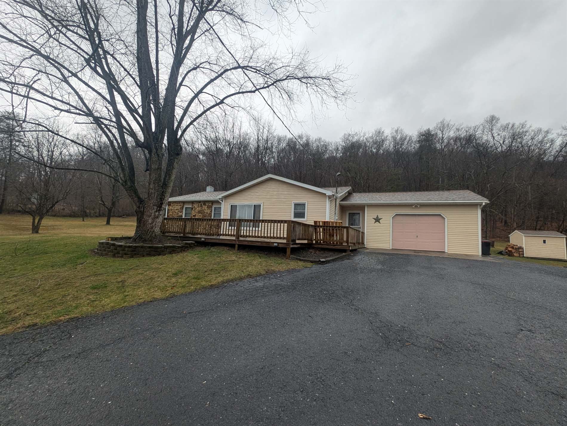 71 Hope Road, New Bloomfield, PA 17068