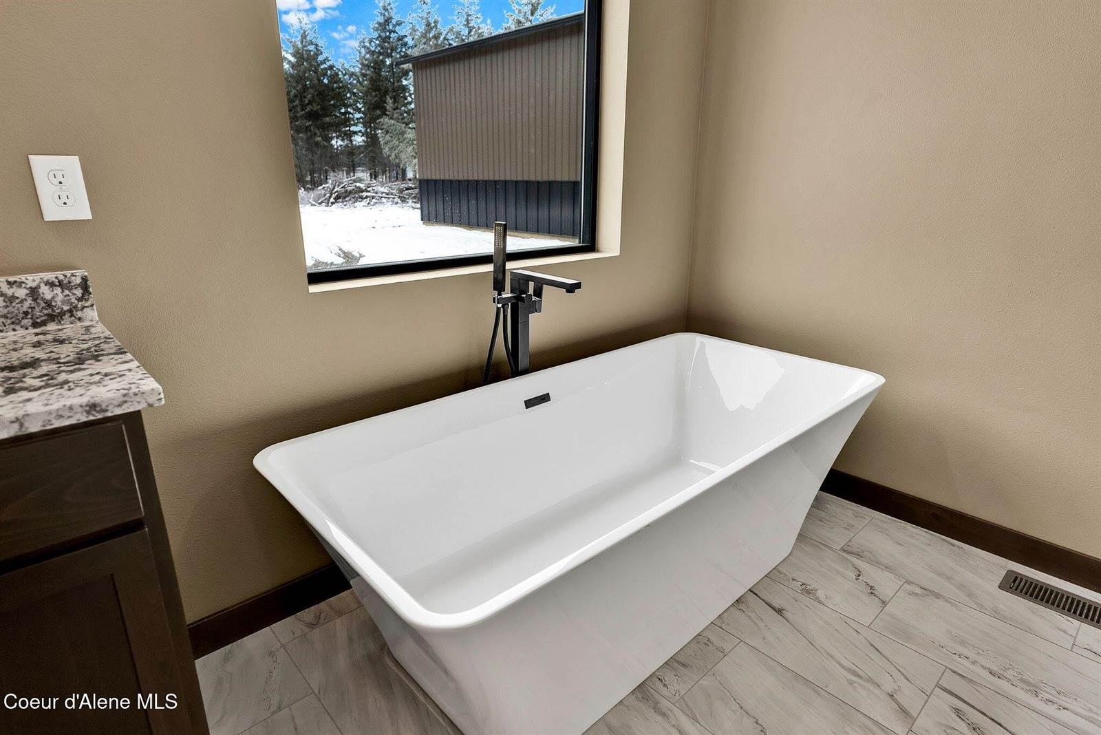 969 Flying Geese Way, Blanchard, ID 83804