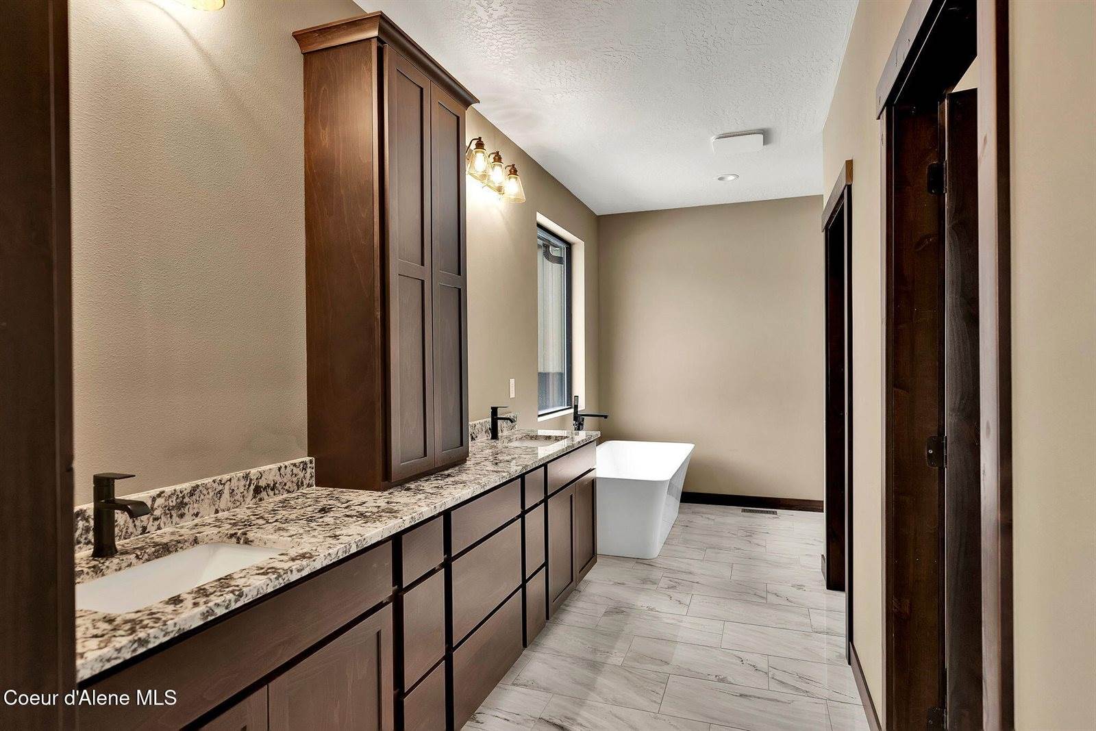 969 Flying Geese Way, Blanchard, ID 83804