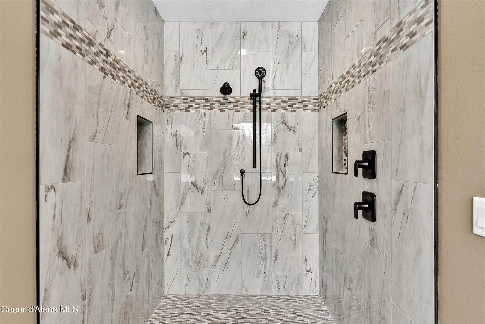 969 Flying Geese Way, Blanchard, ID 83804