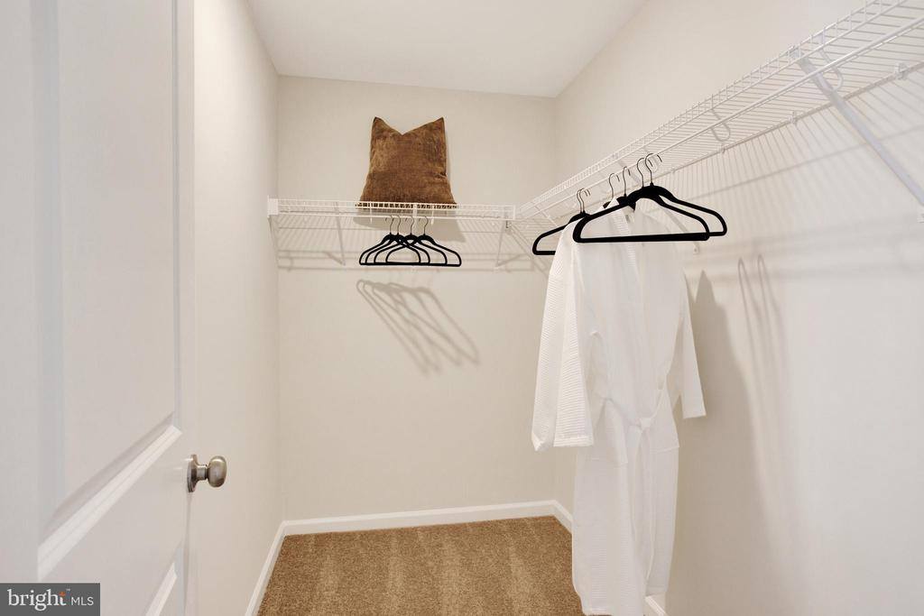 9672 Swallowtail Lane, Manassas, VA 20110