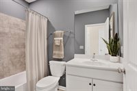 9672 Swallowtail Lane, Manassas, VA 20110