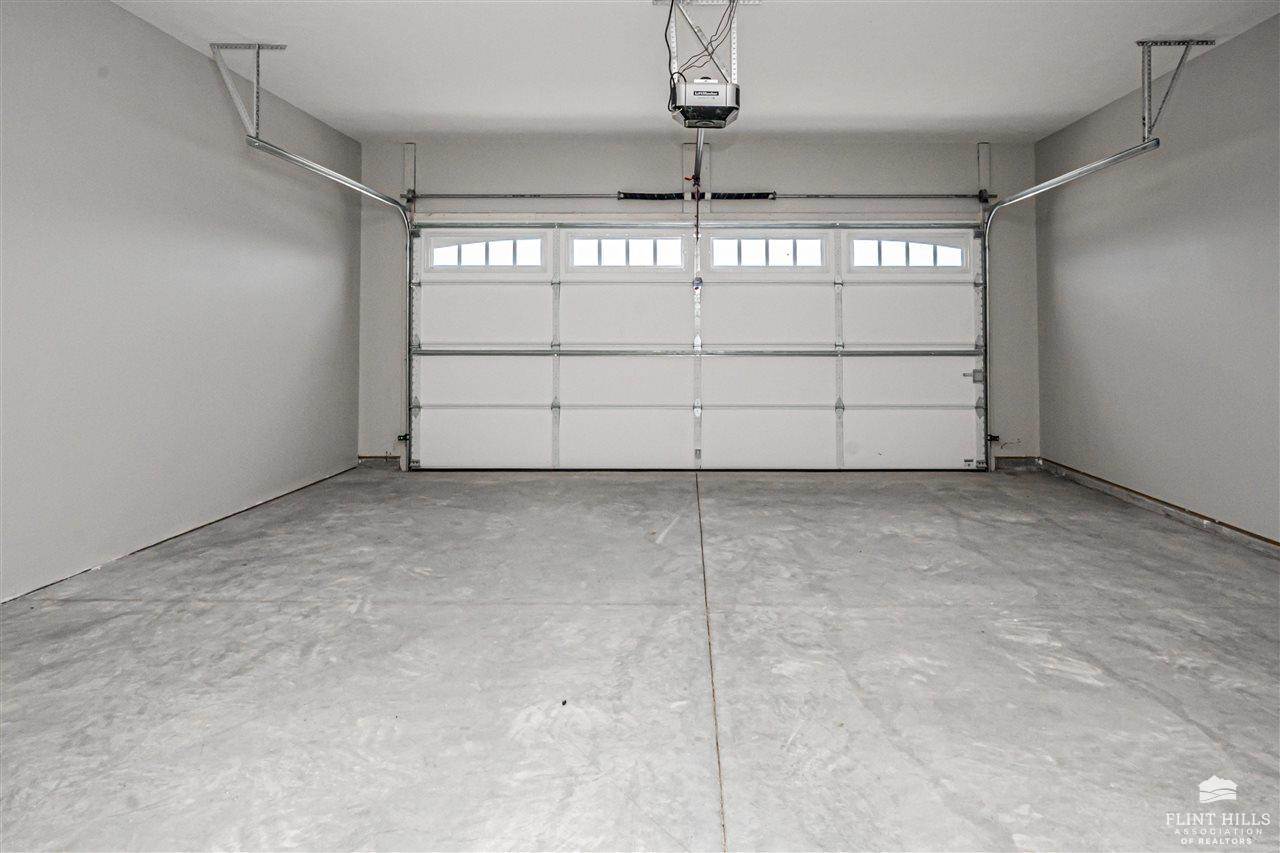 1804 Broadfoot Drive, Abilene, KS 67410