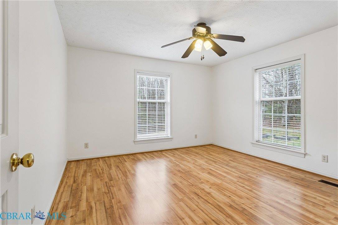 6525 Hickory Knoll Road, Gloucester, VA 23061