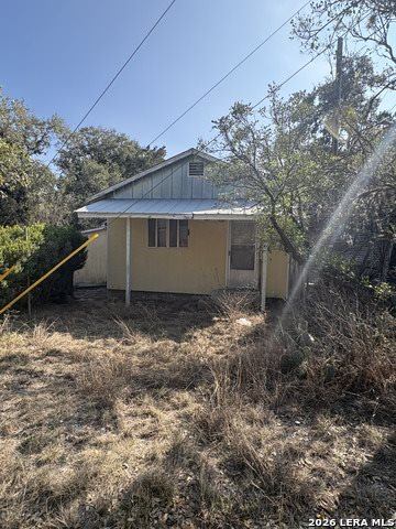 690 Georges, Lakehills, TX 78063