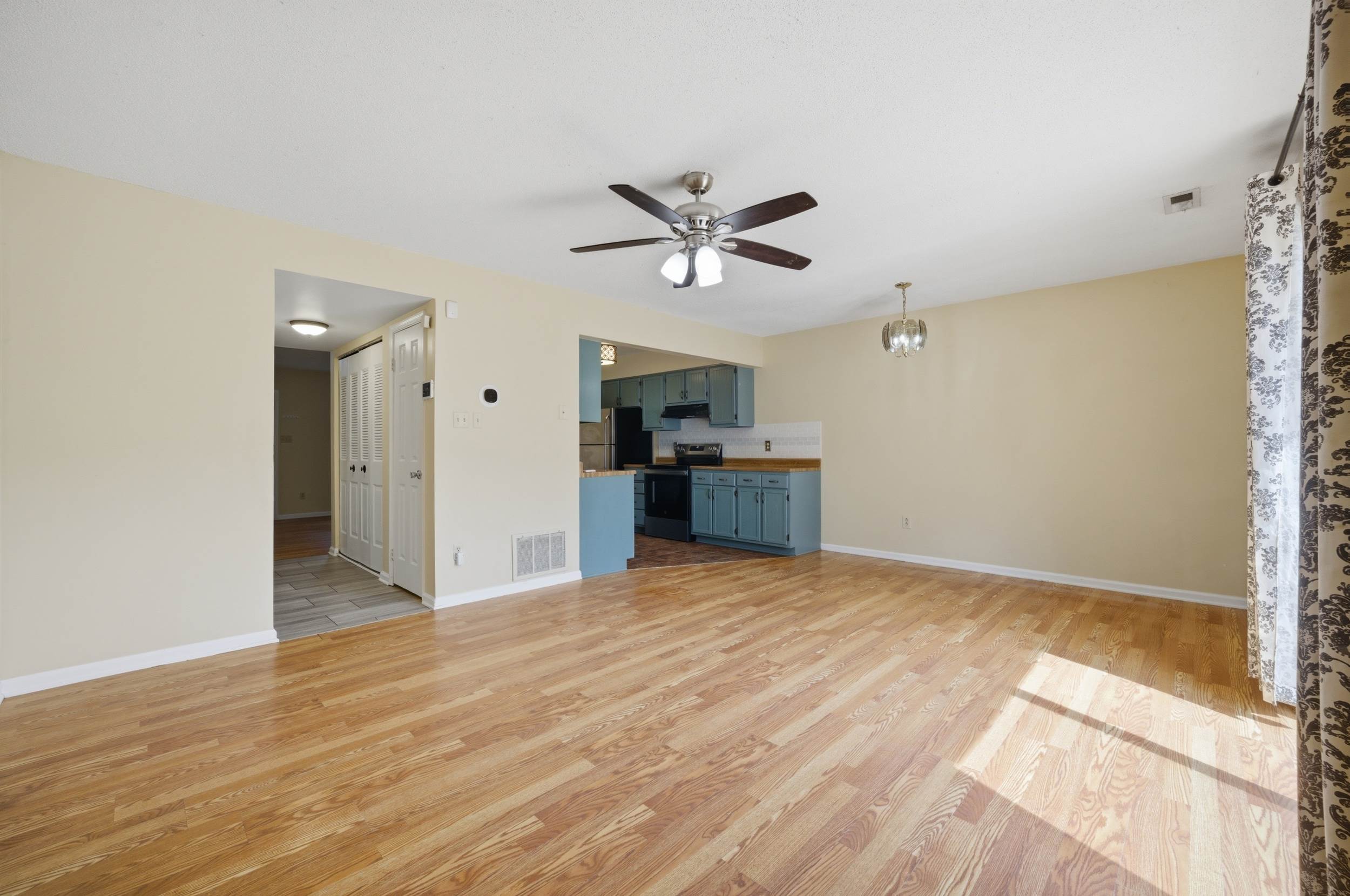 102 Tyburn Court, Hampton, VA 23669