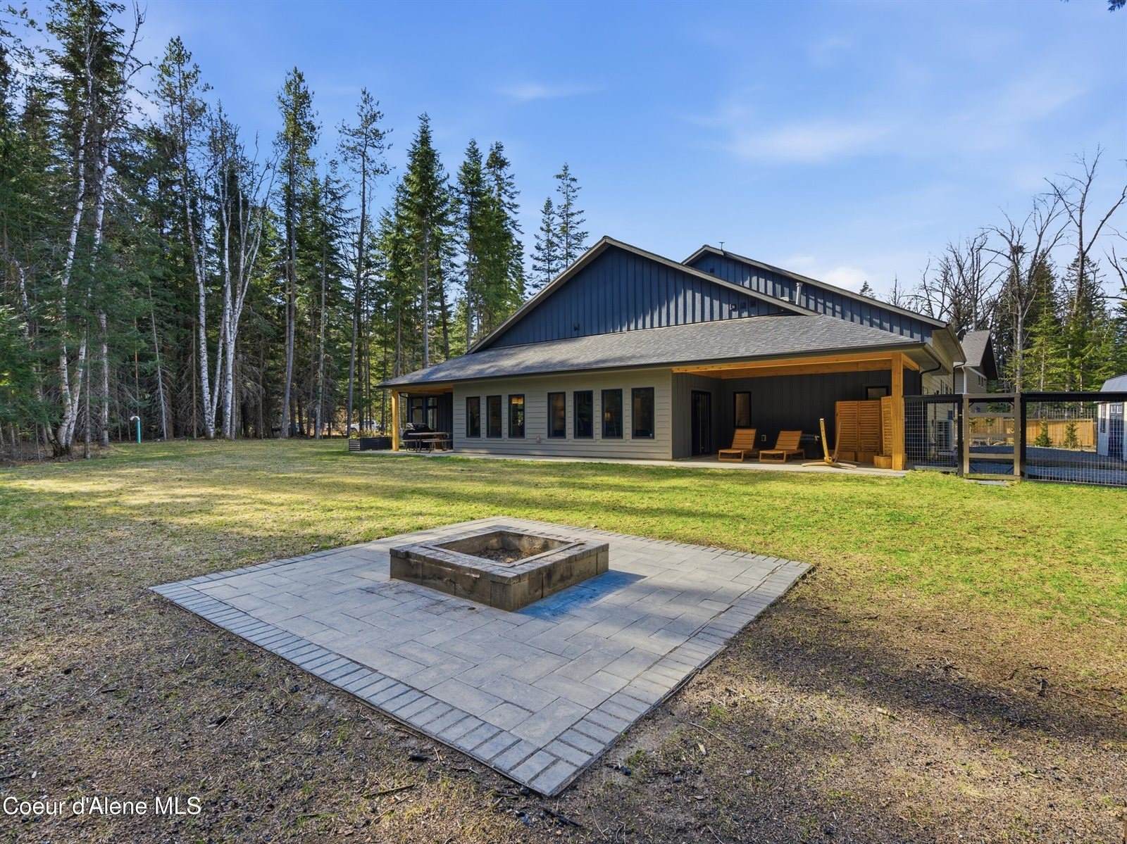 85 Camas Dr, Priest River, ID 83856