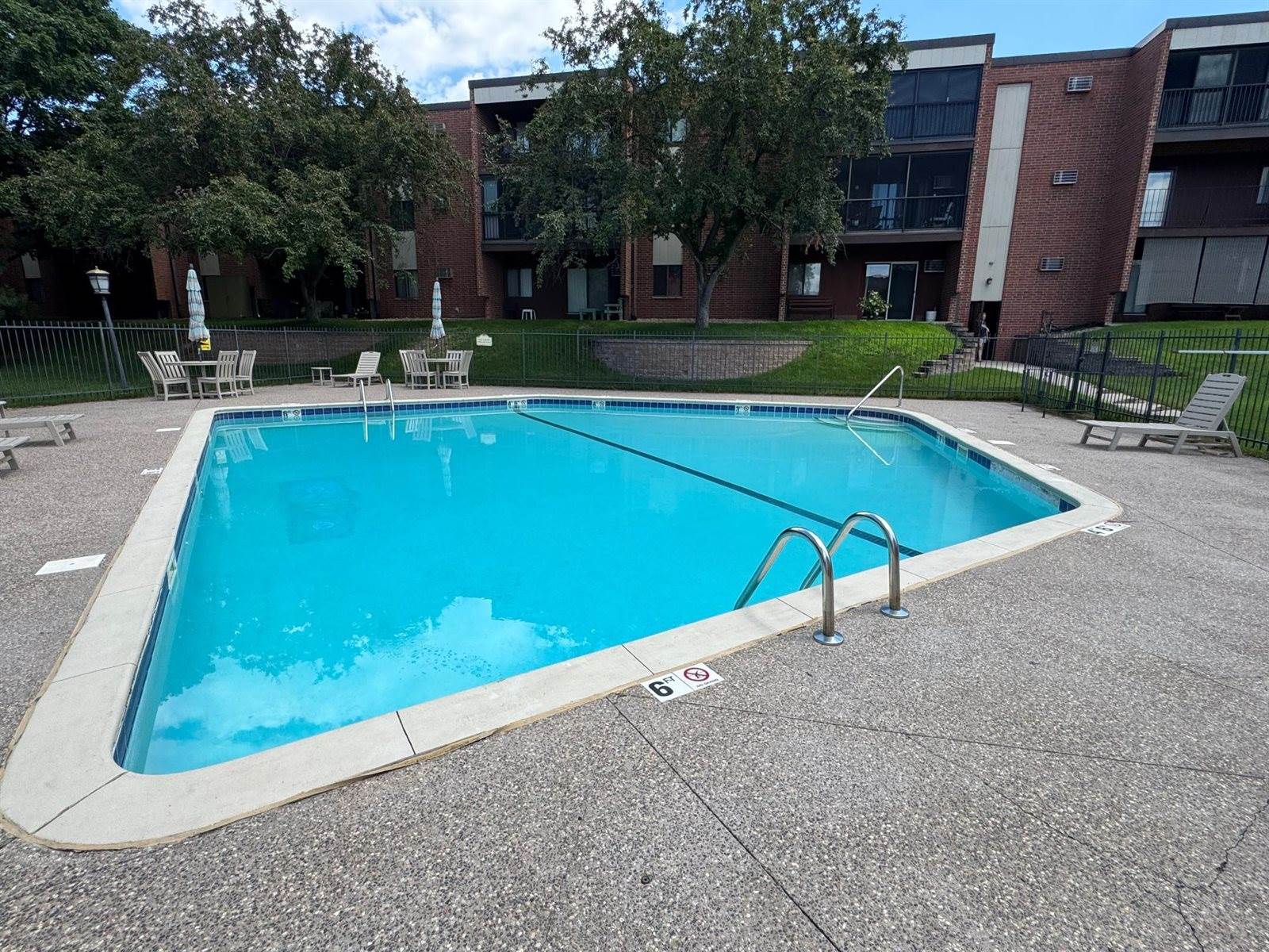 1800 Riverwood Drive, Burnsville, MN 55337