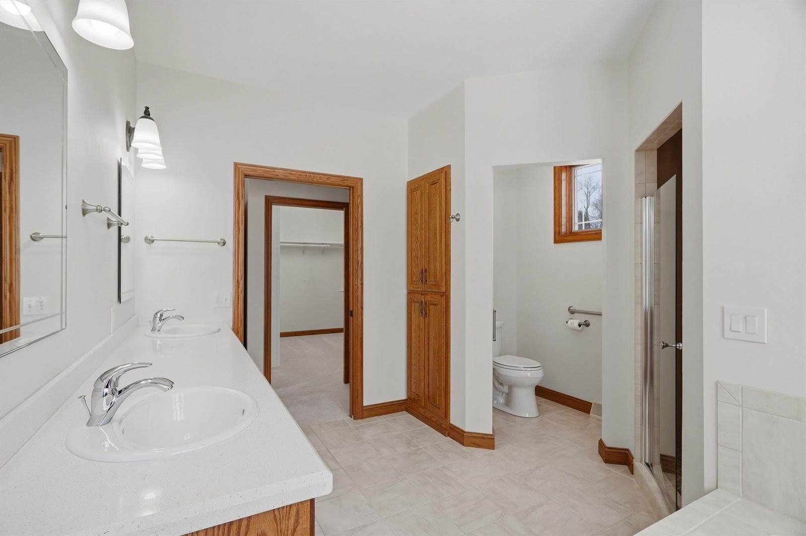 1137 W Ridge Road, Marshfield, WI 54449