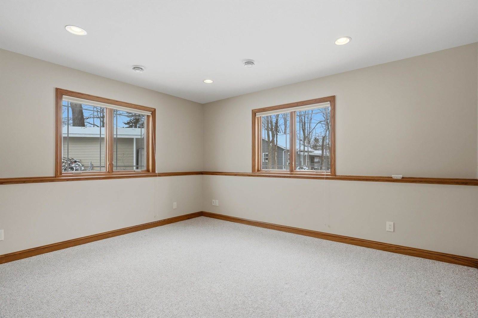 1137 W Ridge Road, Marshfield, WI 54449