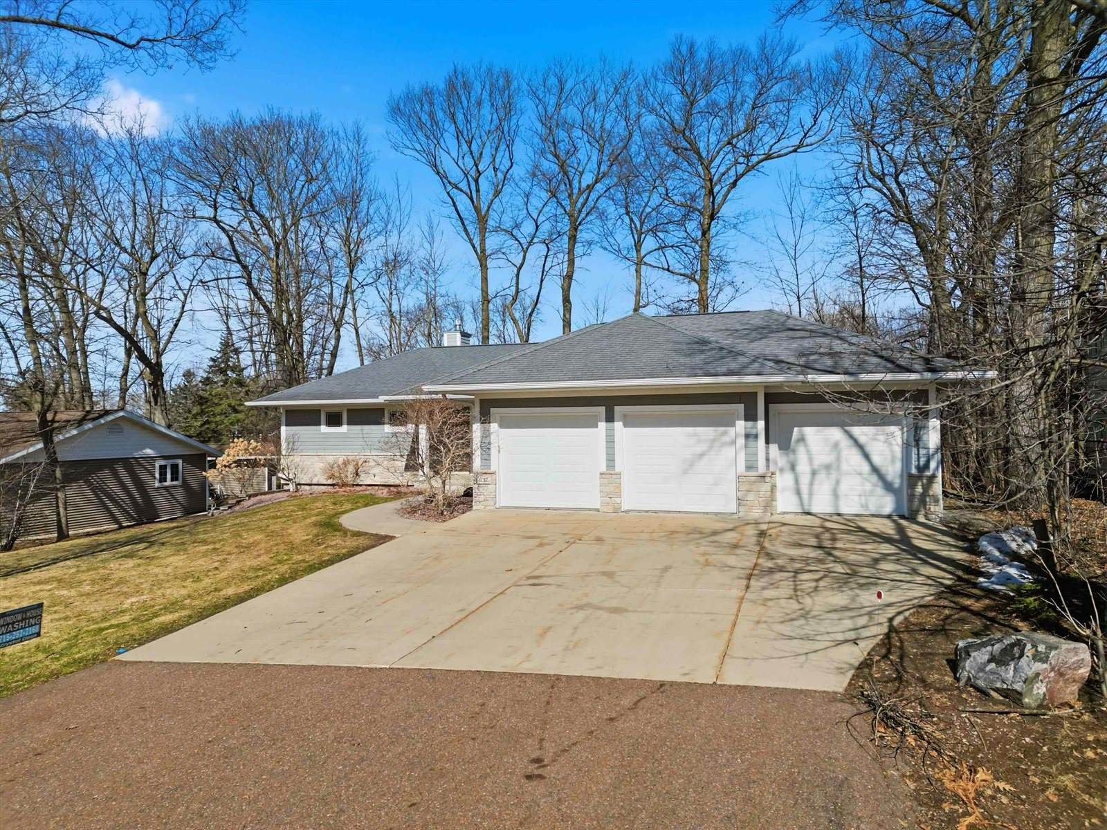 1137 W Ridge Road, Marshfield, WI 54449