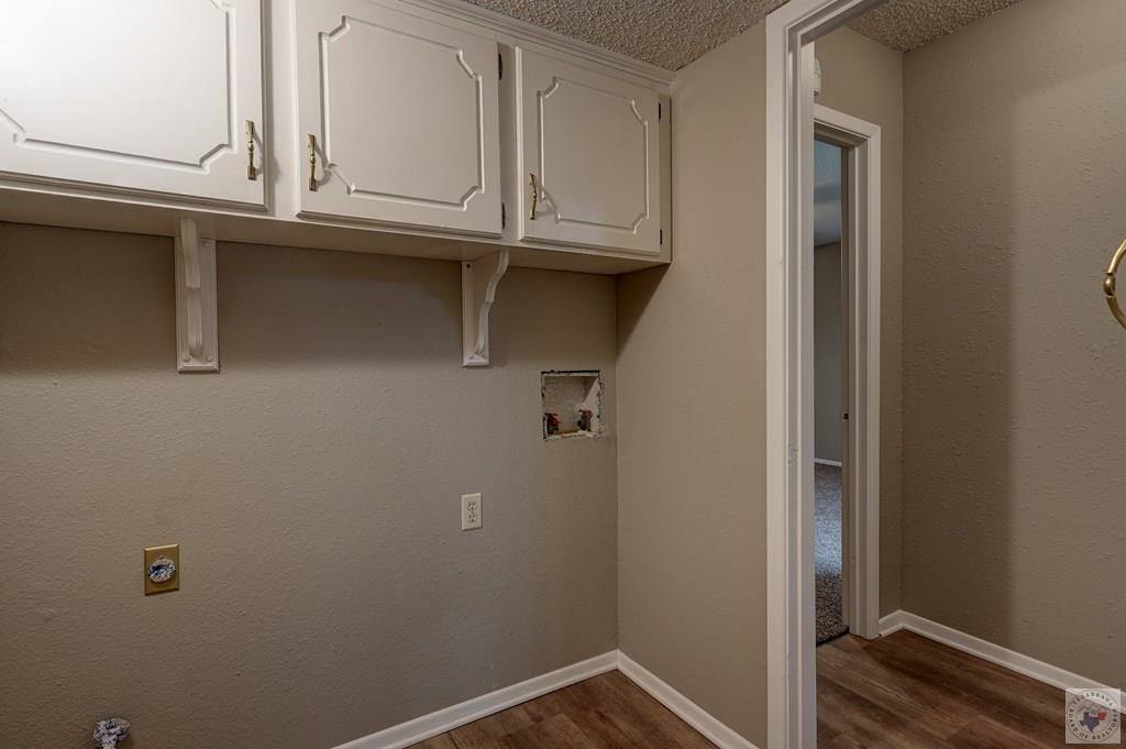 211 Northcrest, Wake Village, TX 75501