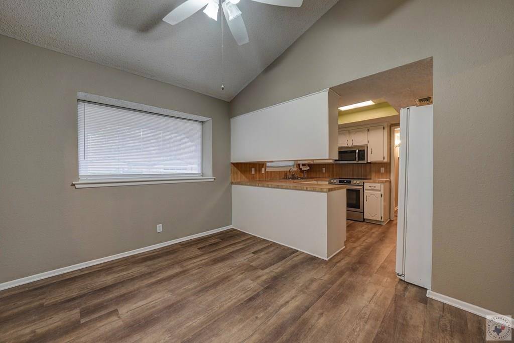 211 Northcrest, Wake Village, TX 75501