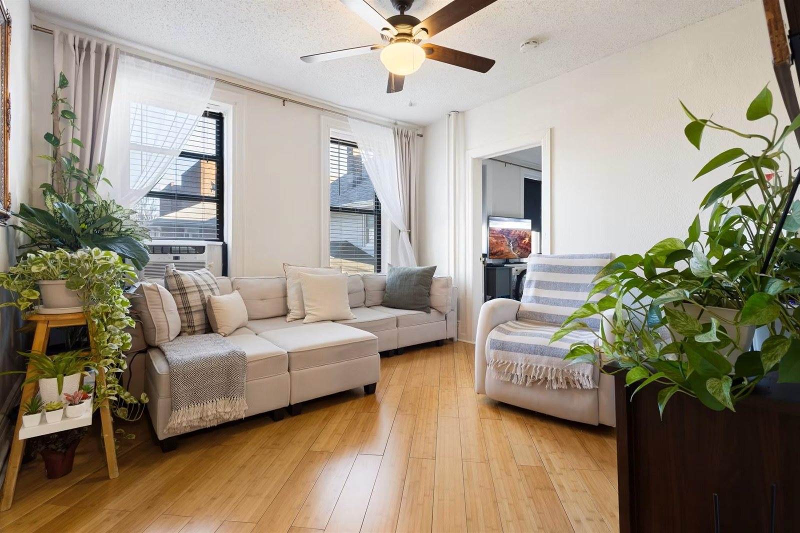 7306 Park Ave, North Bergen, NJ 07047