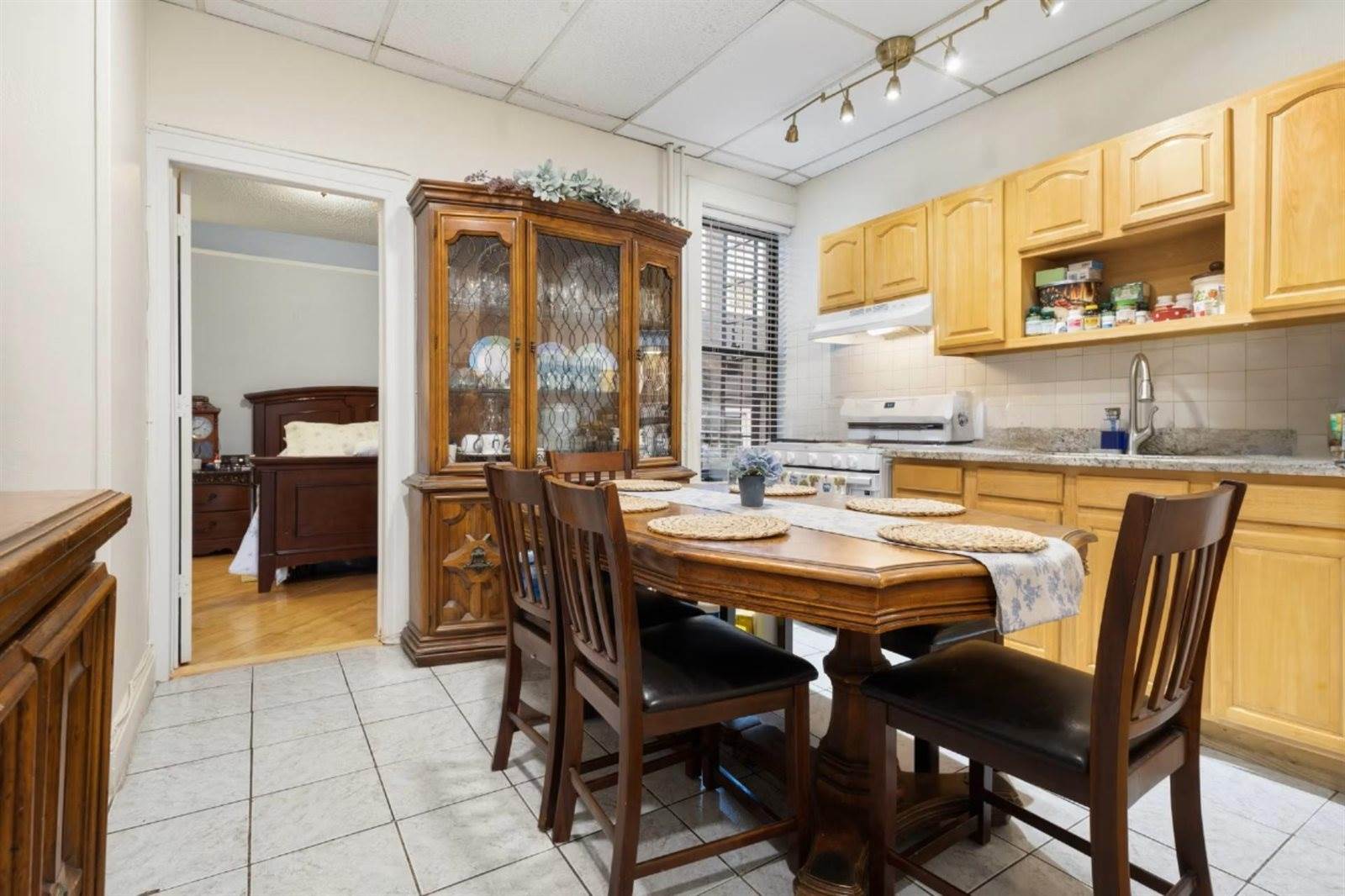 7306 Park Ave, North Bergen, NJ 07047