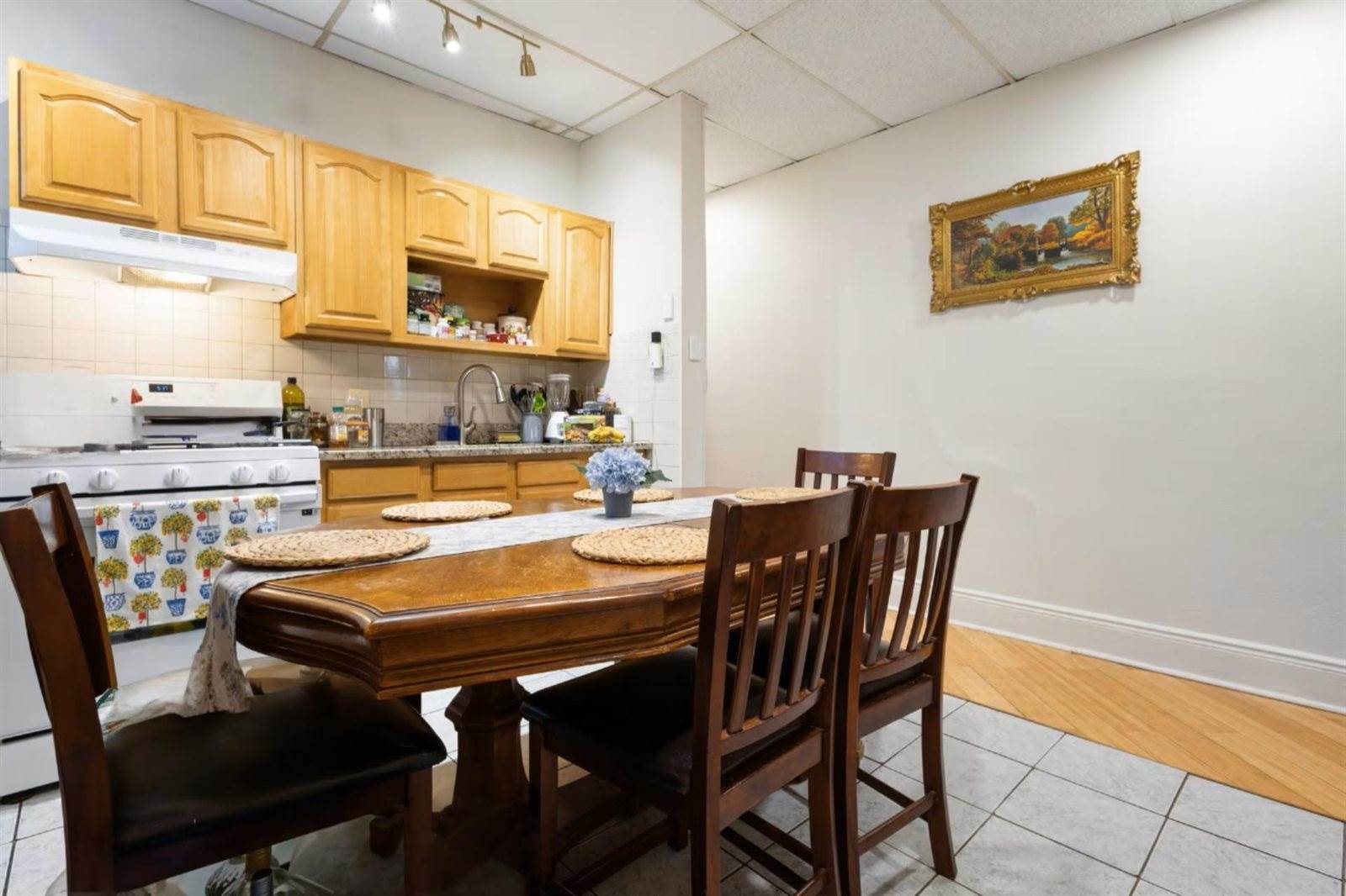 7306 Park Ave, North Bergen, NJ 07047