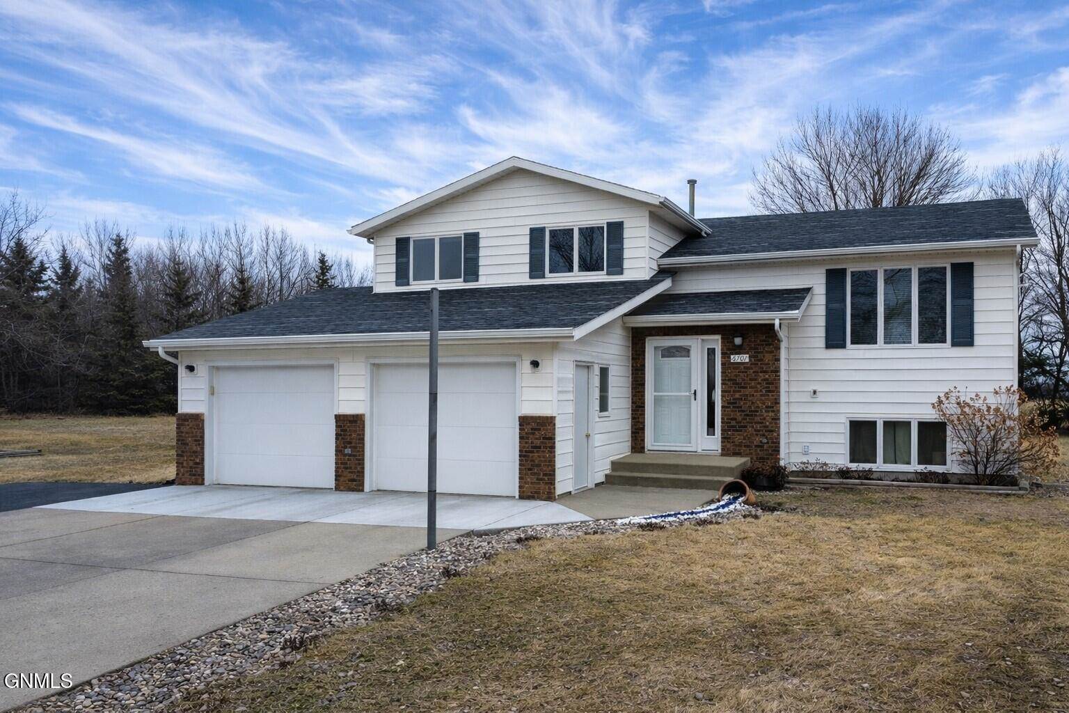 6707 Sonora Way, Bismarck, ND 58503