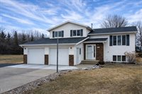 6707 Sonora Way, Bismarck, ND 58503