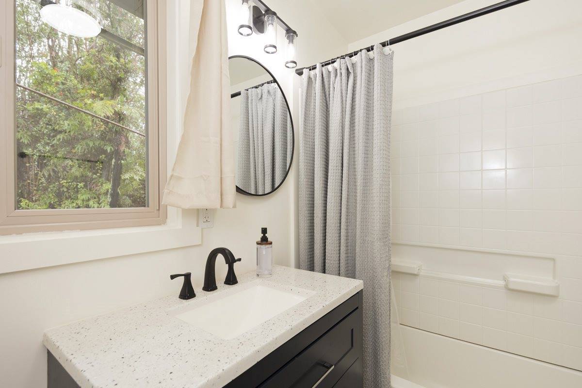 18-2274 Laulea Rd, Mountain View, HI 96771