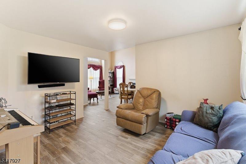 4 Crowel Rd, Hillsborough Township, NJ 08844