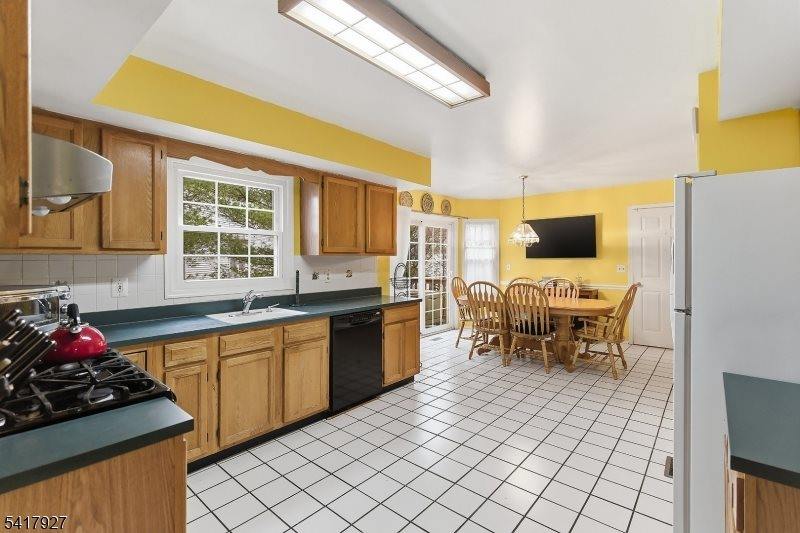 4 Crowel Rd, Hillsborough Township, NJ 08844