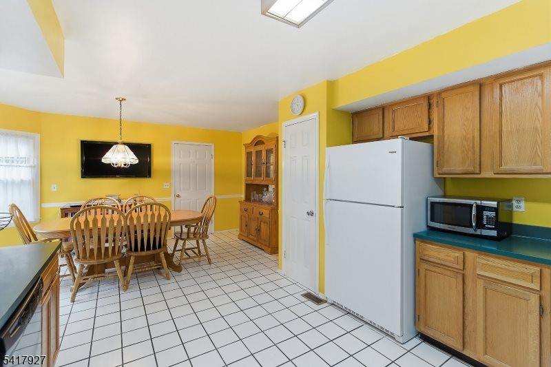 4 Crowel Rd, Hillsborough Township, NJ 08844