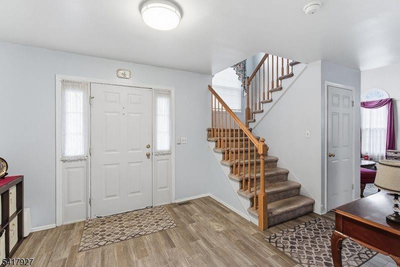 4 Crowel Rd, Hillsborough Township, NJ 08844