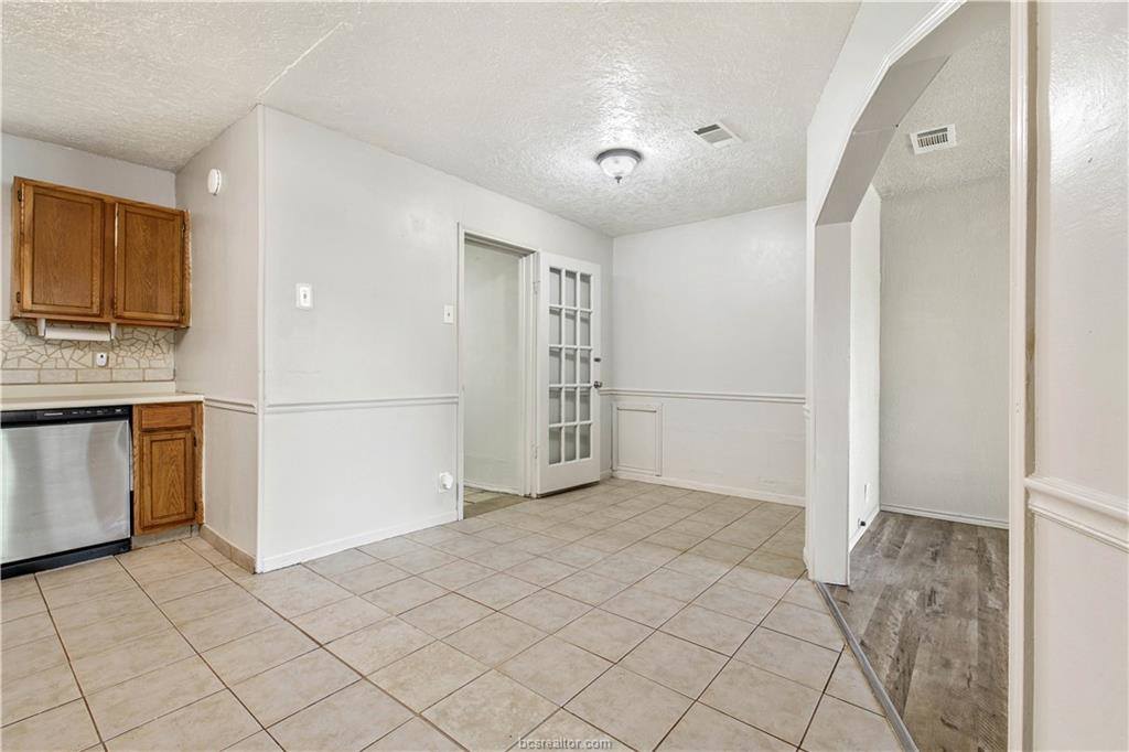 1302 East 23rd Street, Bryan, TX 77803