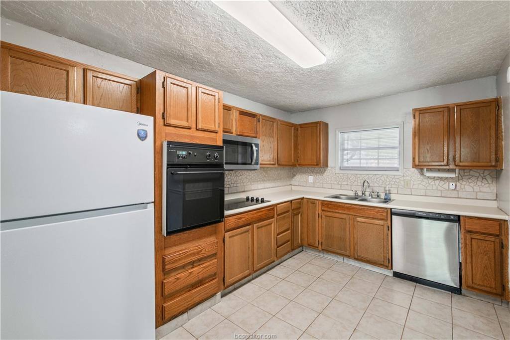 1302 East 23rd Street, Bryan, TX 77803