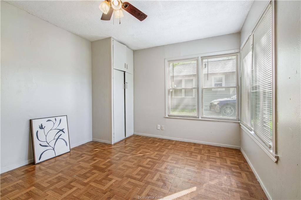 1302 East 23rd Street, Bryan, TX 77803