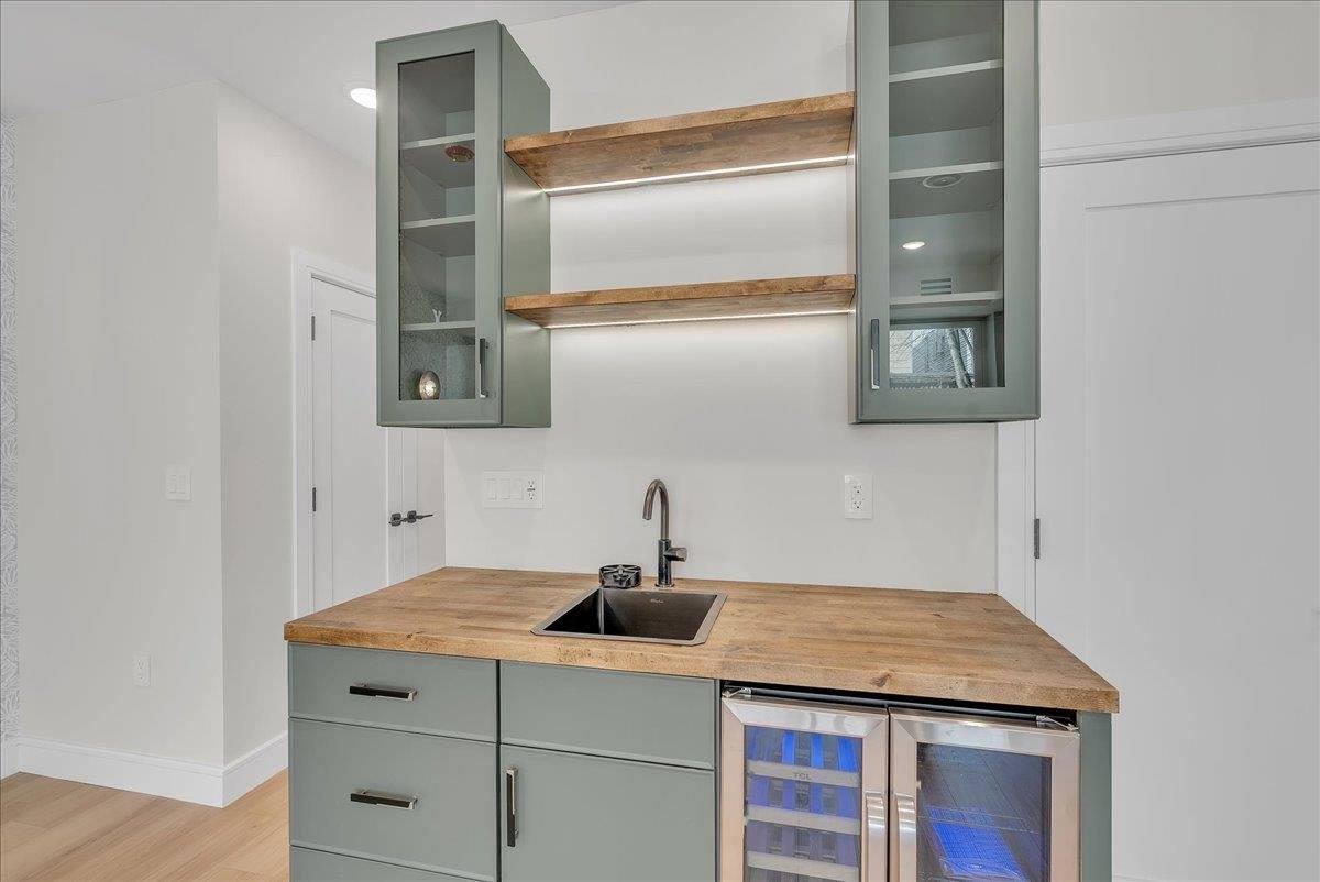 206 Clendenny Ave, JC, West Bergen, NJ 07304