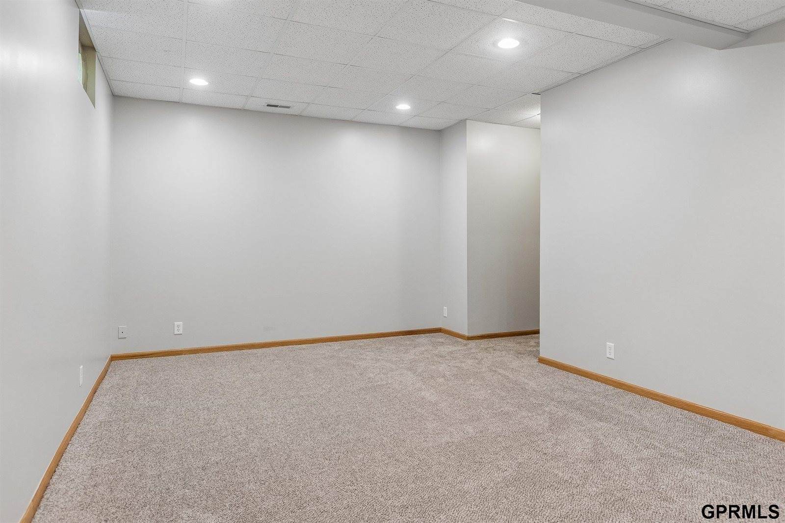 4811 North 142Nd Street, Omaha, NE 68164