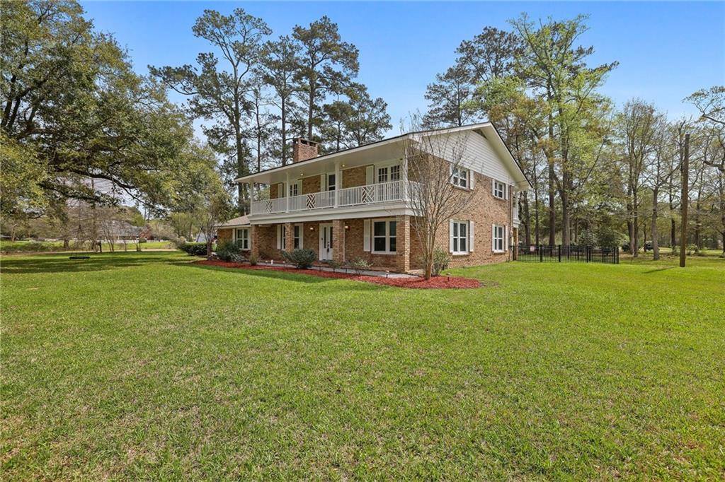 220 Tchefuncte Drive, Covington, LA 70433