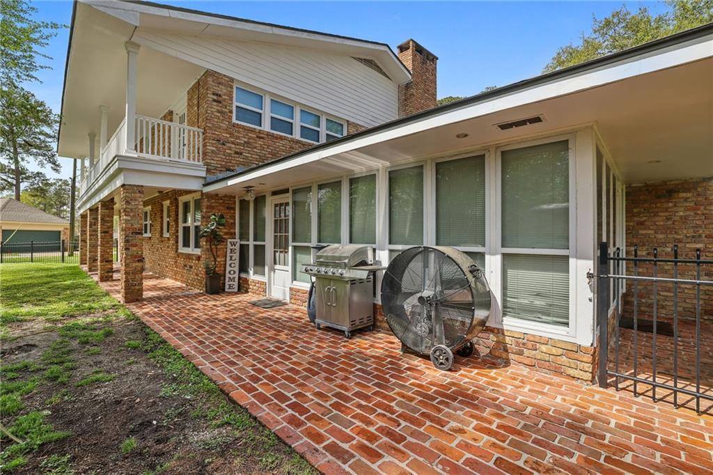 220 Tchefuncte Drive, Covington, LA 70433