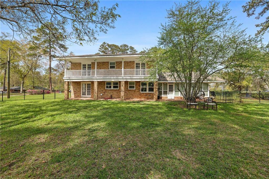 220 Tchefuncte Drive, Covington, LA 70433