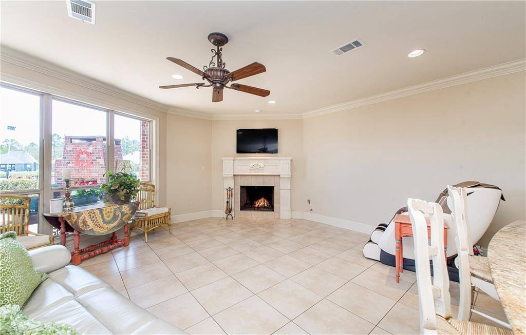 451 Lake Orleans Boulevard, Ponchatoula, LA 70454