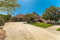 451 Lake Orleans Boulevard, Ponchatoula, LA 70454