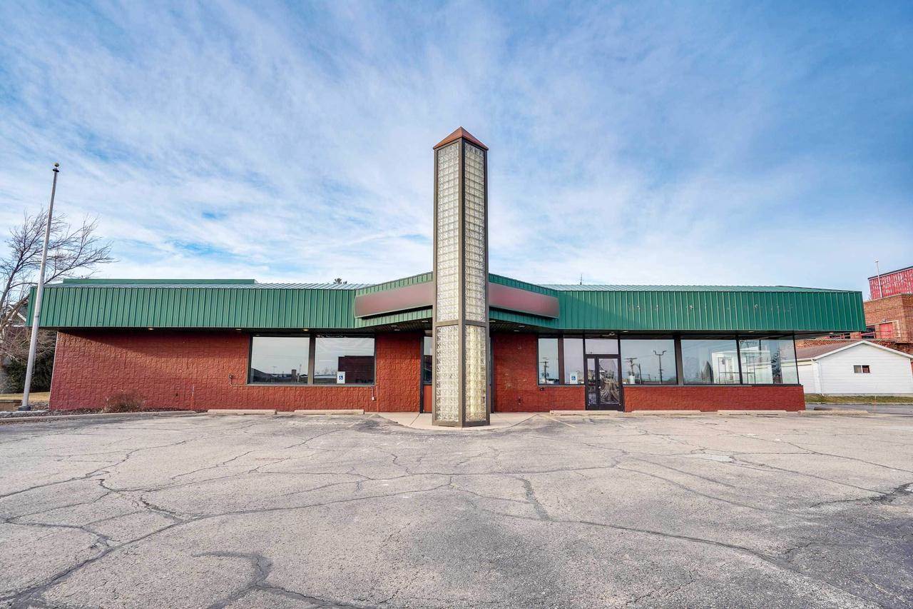 112 W Maple Avenue, Beaver Dam, WI 53916