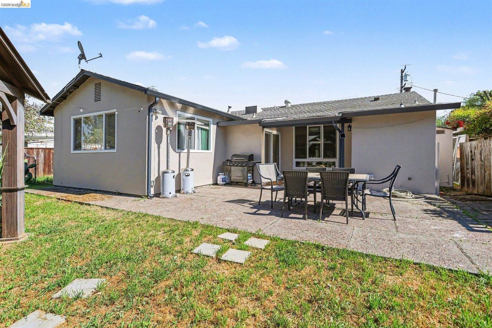 936 Santa Cruz Dr, Pleasant Hill, CA 94523