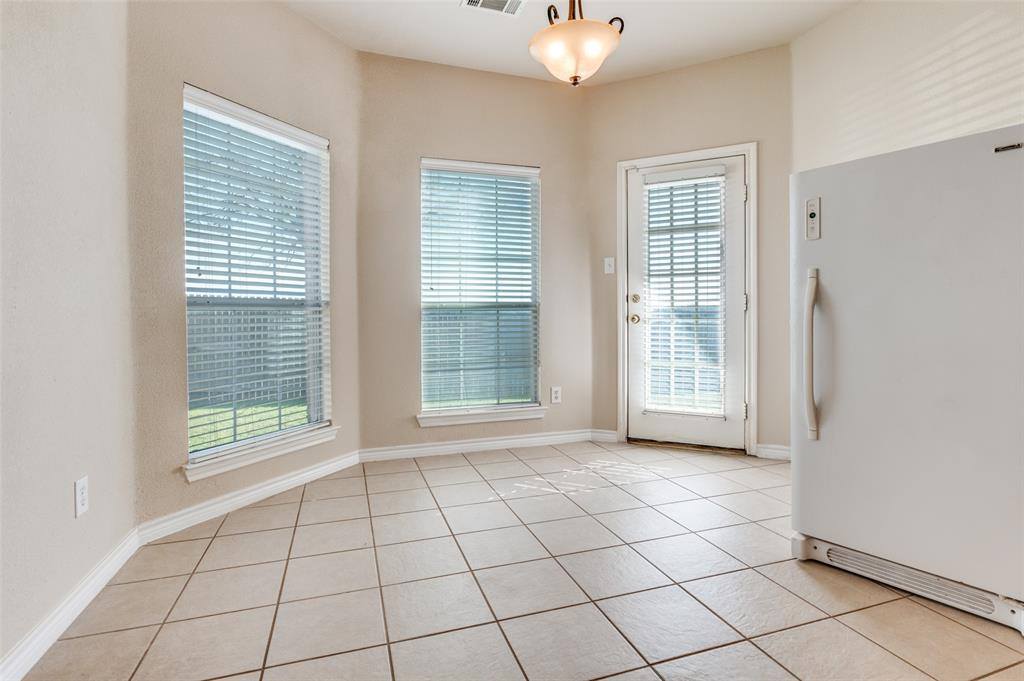 1740 Bramble Creek Drive, DeSoto, TX 75115