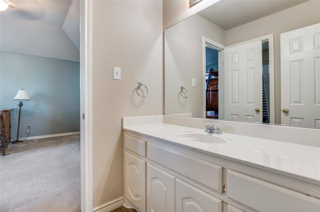 1740 Bramble Creek Drive, DeSoto, TX 75115