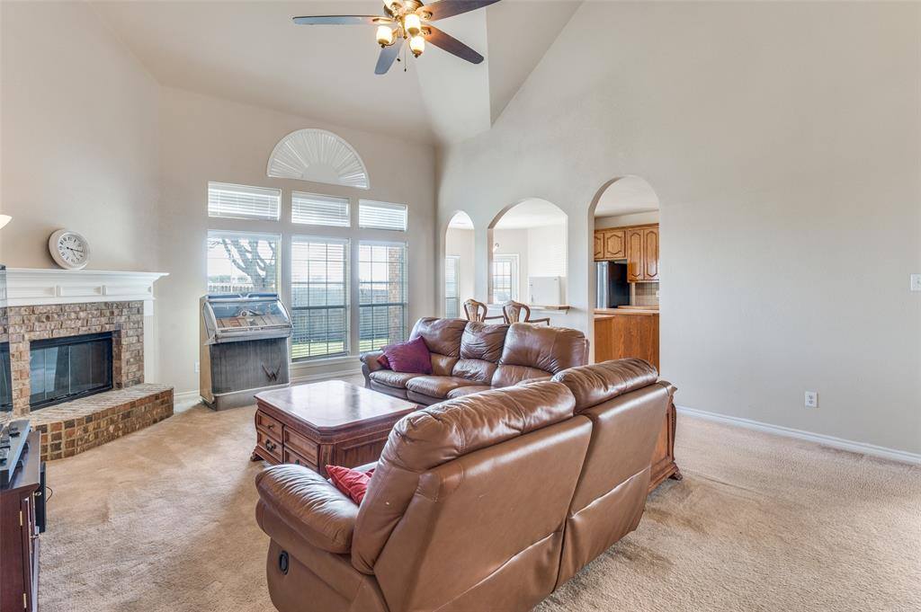 1740 Bramble Creek Drive, DeSoto, TX 75115