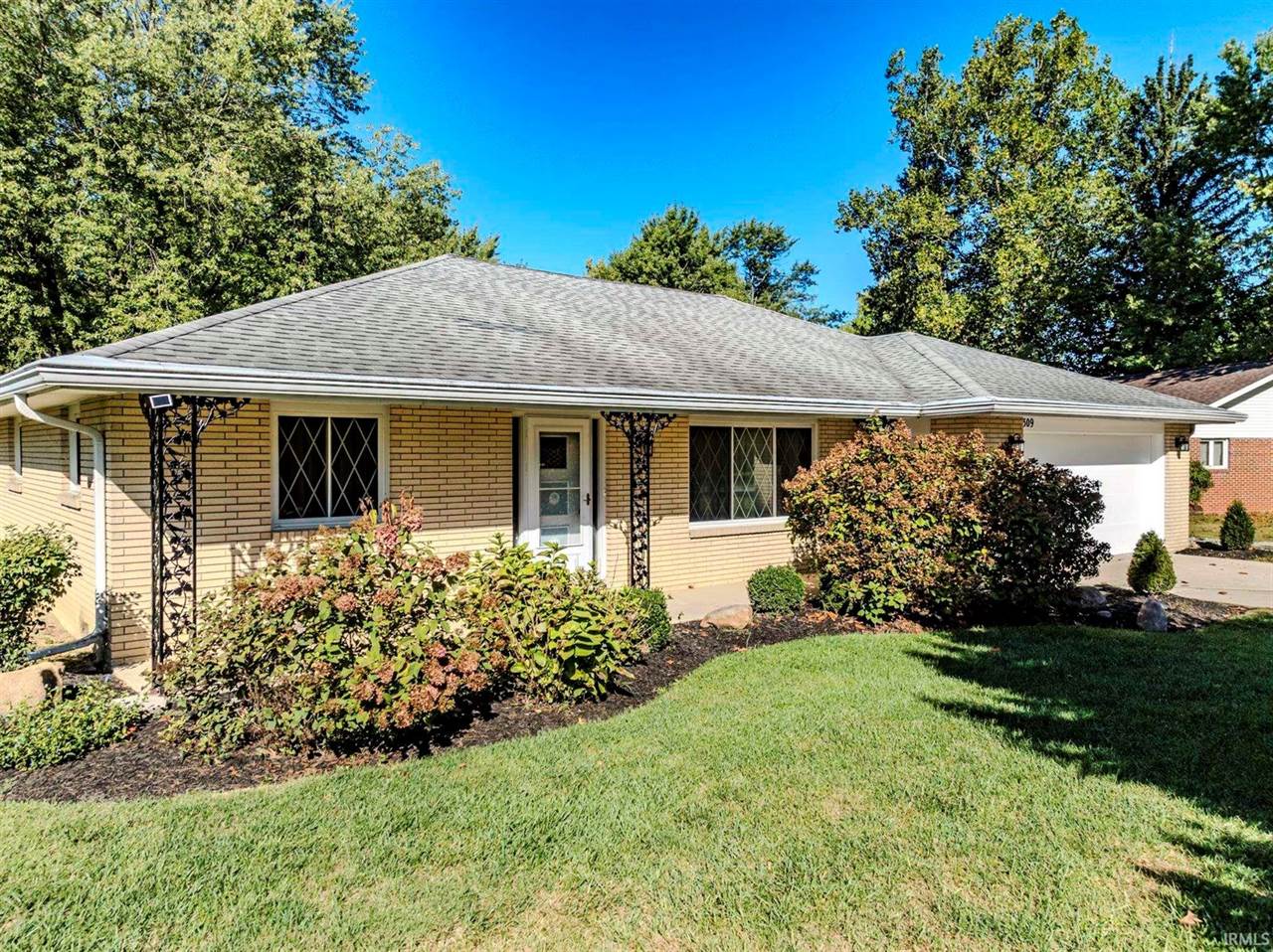 309 N Bayberry Lane, Muncie, IN 47304