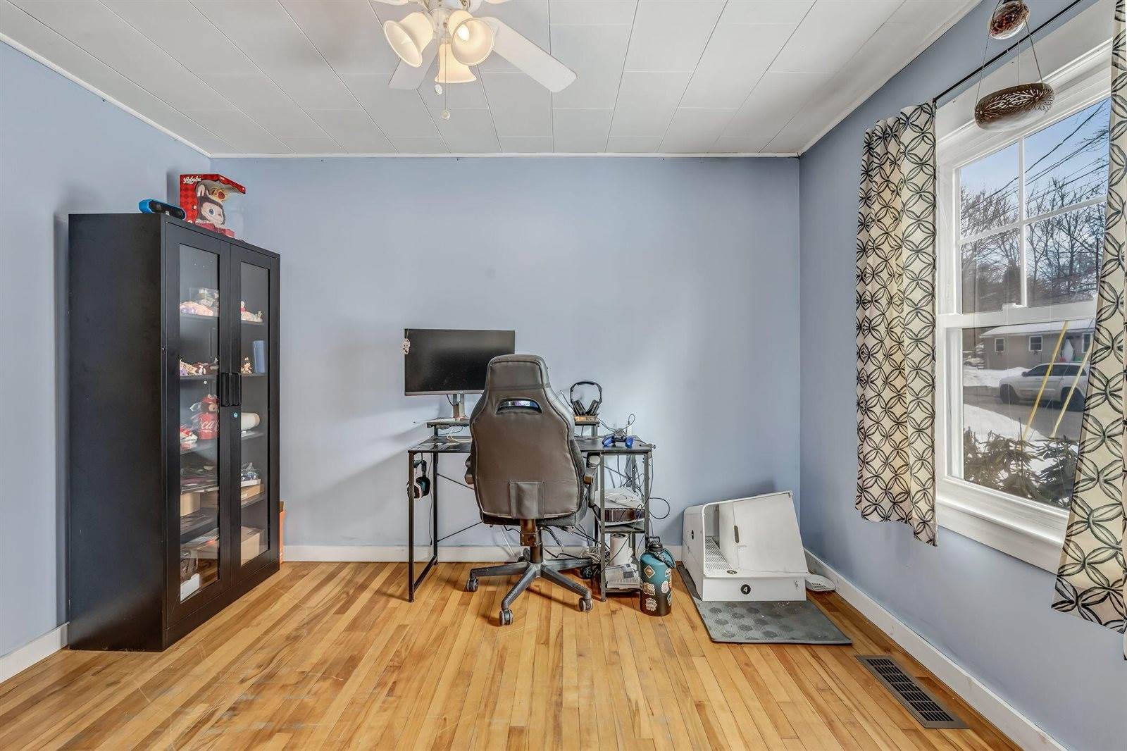 6 Hillcrest Street, Gardiner, ME 04345