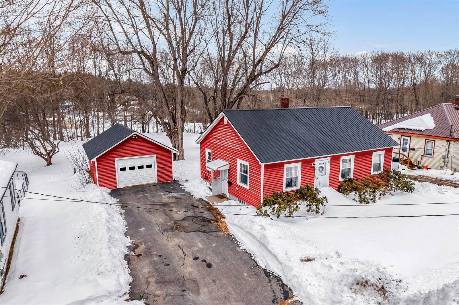 6 Hillcrest Street, Gardiner, ME 04345